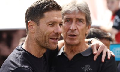 Manuel Pellegrini manager of Real Betis and Xabi Alonso, ex-manager of Real Madrid,